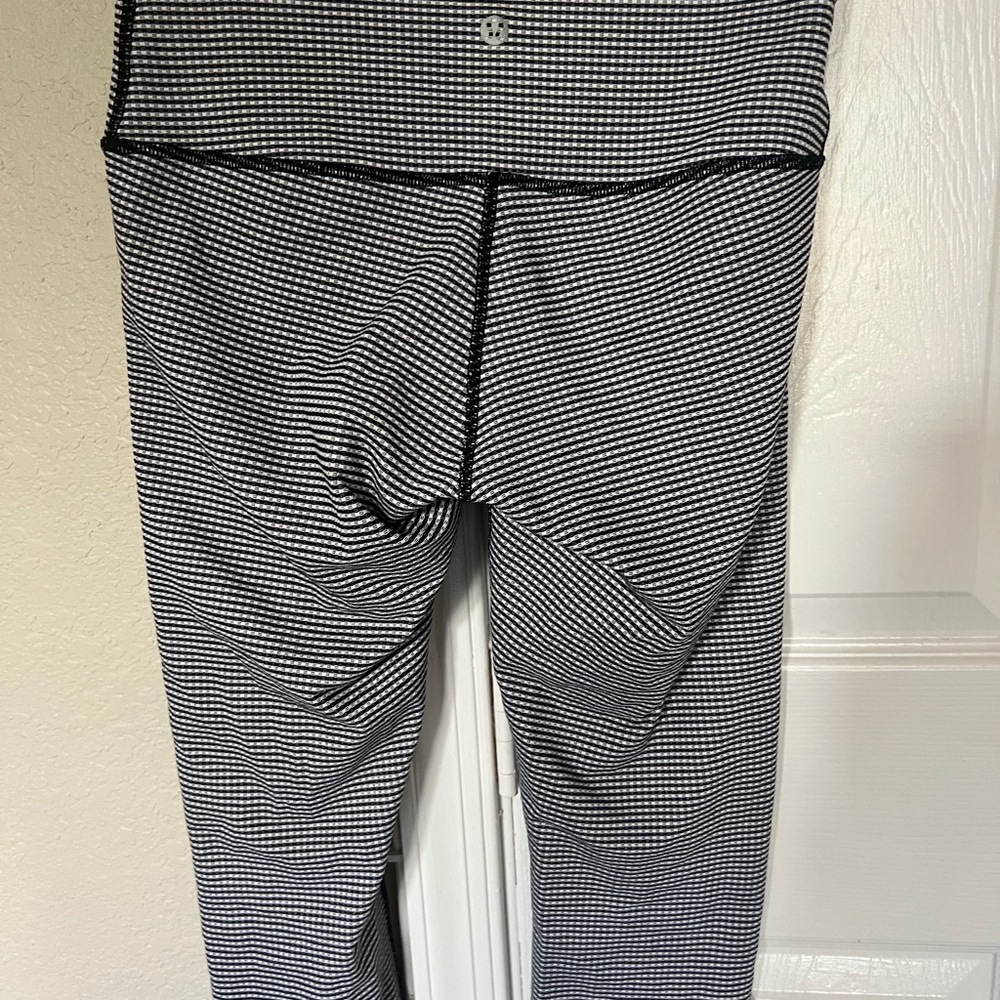 Gray Lululemon leggings, Cropped Leggings